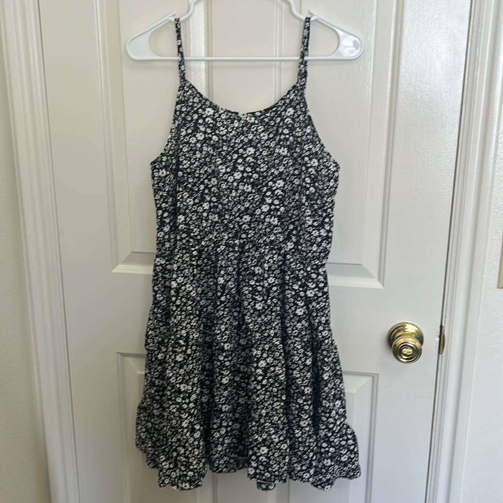 Floral Romwe mini dress size L. Only worn once, good as new
